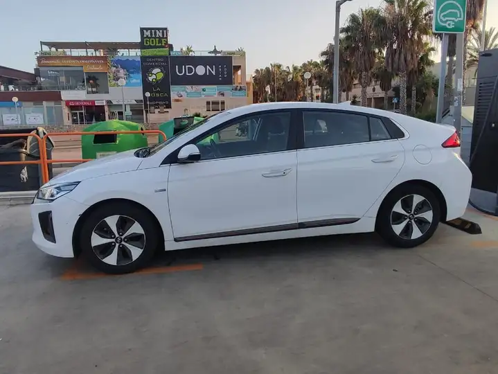 Hyundai IONIQ EV foto 6